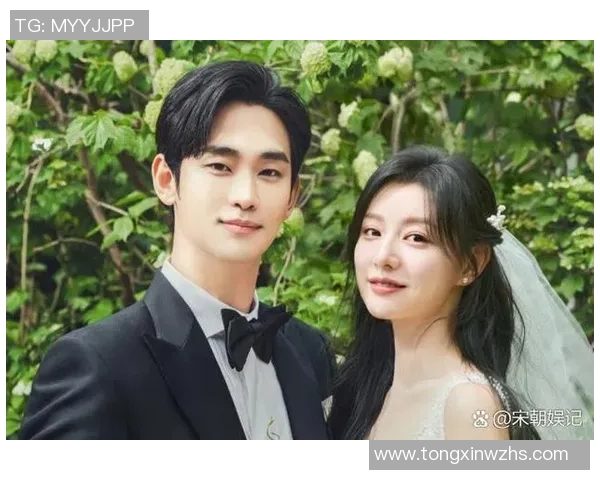 足球明星与女友甜蜜互动引发热议两人亲密瞬间曝光令人羡慕不已 足球明星与女友甜蜜互动引发热议两人亲密瞬间曝光令人羡慕不已