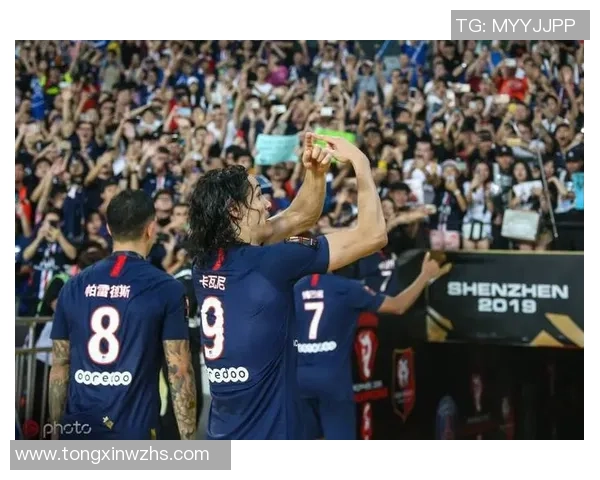 如何在社交媒体上找到足球明星的评论区和互动信息